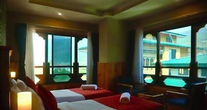Hotel Center Point