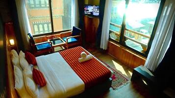 Una scrivania, postazione laptop, Wi-Fi gratuito