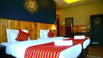 Camera Deluxe con letto matrimoniale o 2 letti singoli, vista città | Una scrivania, postazione laptop, Wi-Fi gratuito