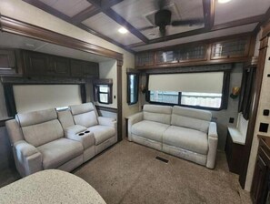 Living area - Mobile home in Sarasota (Sarasota)