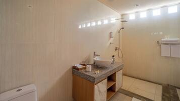 Aksara Putih | Phòng tắm