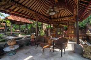 Interior entrance - Aksara Ubud (Gianyar)