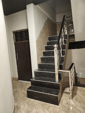 Interior - Shyama Kishori Dham Vrindavan (Vrindavan)