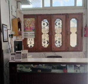 Reception - Shyama Kishori Dham Vrindavan (Vrindavan)
