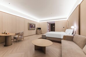 Executive Double Room | Premium bedding, free minibar, individually furnished, laptop workspace - Crystal Orange Dongguan Huangjiang (Dongguan)