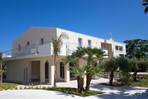 Exterior - Capovaticano Luxury Rooms (Capo Vaticano)