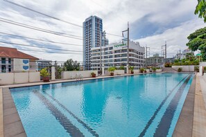 Pool - Penthouse - 2-Bed w/ Private Elevator / Olympic Pool (pattaya)