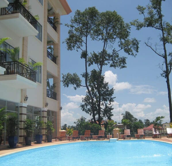 Pool - STUNG SANGKE HOTEL (Battambang)