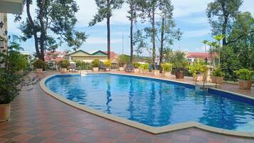 Habitació doble o amb dos llits individuals Deluxe, vistes a la ciutat | Piscina