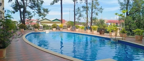 Chambre Deluxe double ou avec lits jumeaux, vue sur la ville | Piscine