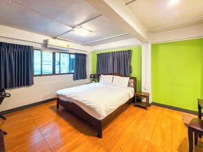 Superior Double Room - Thepmongkol House (Phra Nakhon)