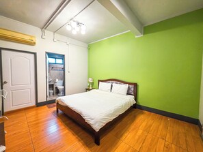 Standard Double Room | Blackout drapes, free WiFi - Thepmongkol House (Bangkok)