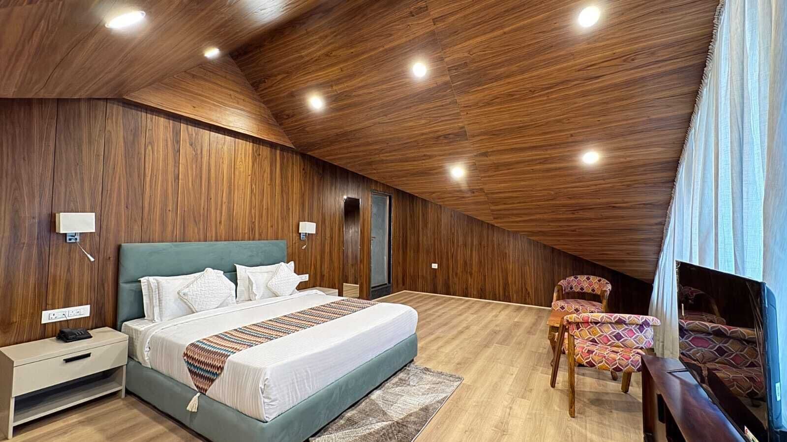 Classic Room, Balcony, Mountain View | Desk, laptop workspace, free WiFi