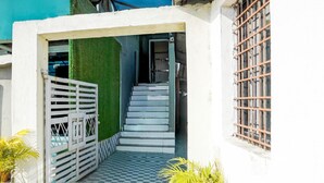 บ้านพัก | ฝ่ายต้อนรับ