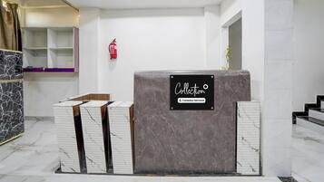 House | Meja sambut tetamu