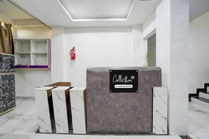 House | Meja sambut tetamu