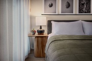 Room - Tropical Escape l 2 Rooms, Beach Access, Free Bikes, Pool & Pet-Friendly Stay (Kailua-Kona)