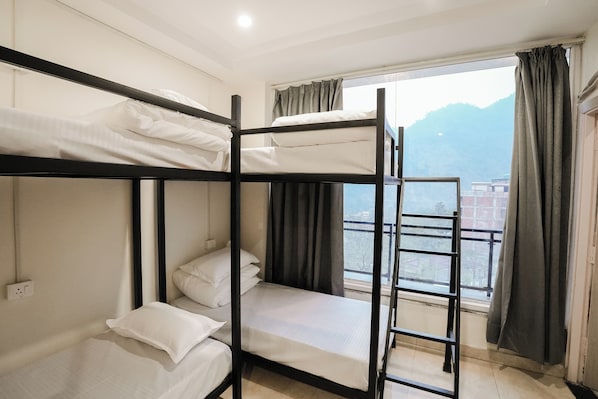 Basic Shared Dormitory, Balcony