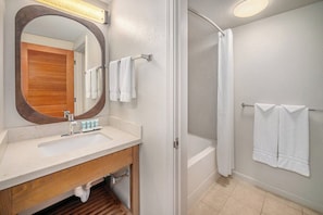 Bathroom - Serene Oceanfront Escape for Maui Adventure, Outdoor Pool, Pet-friendly! (Kahului)