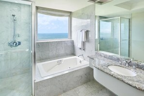 Bathroom - Your Relaxing Getaway Awaits! Breathtaking Oceanfront Suite with Pool Privileges (Kahului)