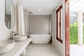 Bathroom - Grood Glamping (Bang Saphan)