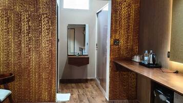 Premium kamer, balkon, uitzicht op zwembad | Interieur