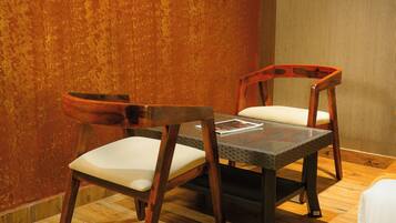 Deluxe kamer, balkon | Interieur