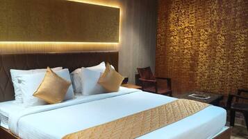 Standard Room, 1 King Bed, Balcony, City View