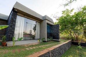 Property grounds - Meraki (Shoolagiri)