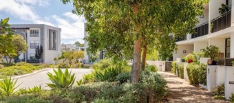 Upscale Neighbourhood Guest Quarters
