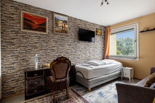 Room - Charming Guest Room Retreat in Sundbyberg, Sweden (Sundbyberg)