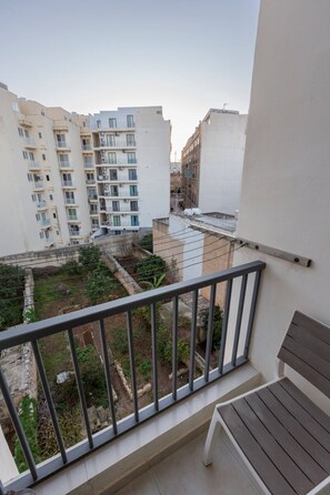 Property grounds - Sliema Bluemist near Balluta Bay (Sliema)