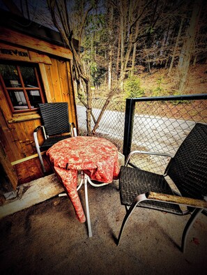 Terrace/patio - Charming Mobile Home Retreat in Ebbs, Austria - Tranquil Escape (Ebbs)
