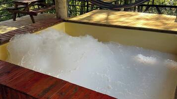 屋外ダイニングエリア