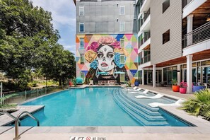 Pool - Riverwalk Oasis - Pool, Free Parking & Views (San Antonio)