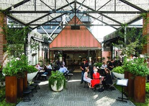 Outdoor dining - Location, Location, Loctation, AK CBD Harbour edge (Auckland City)