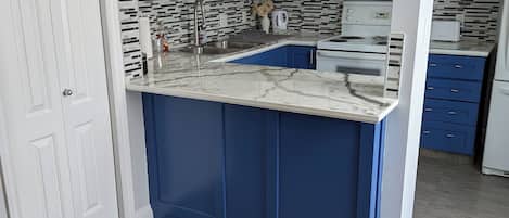 Apartment, 1 Bedroom, Smoking, Balcony | Interior