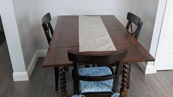 Apartament, 1 dormitori, fumadors, balcó | Servei de restauració