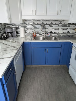 Apartment, 1 Bedroom, Smoking, Balcony | Interior - Cozy 1-bedroom Apartment in Edmonton - Perfect City Retreat (Edmonton)