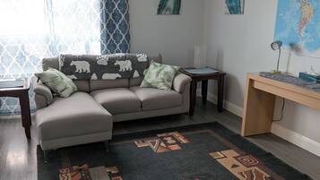 Apartment, 1 Bedroom, Smoking, Balcony | Living room