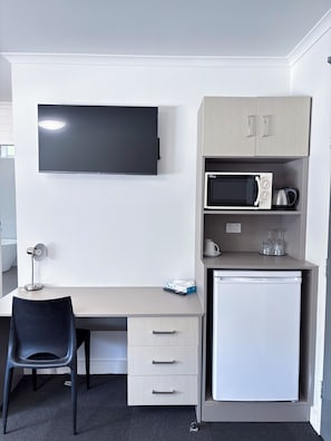 Deluxe Double Room, 1 Queen Bed - Hotel Gracelands (Parkes)