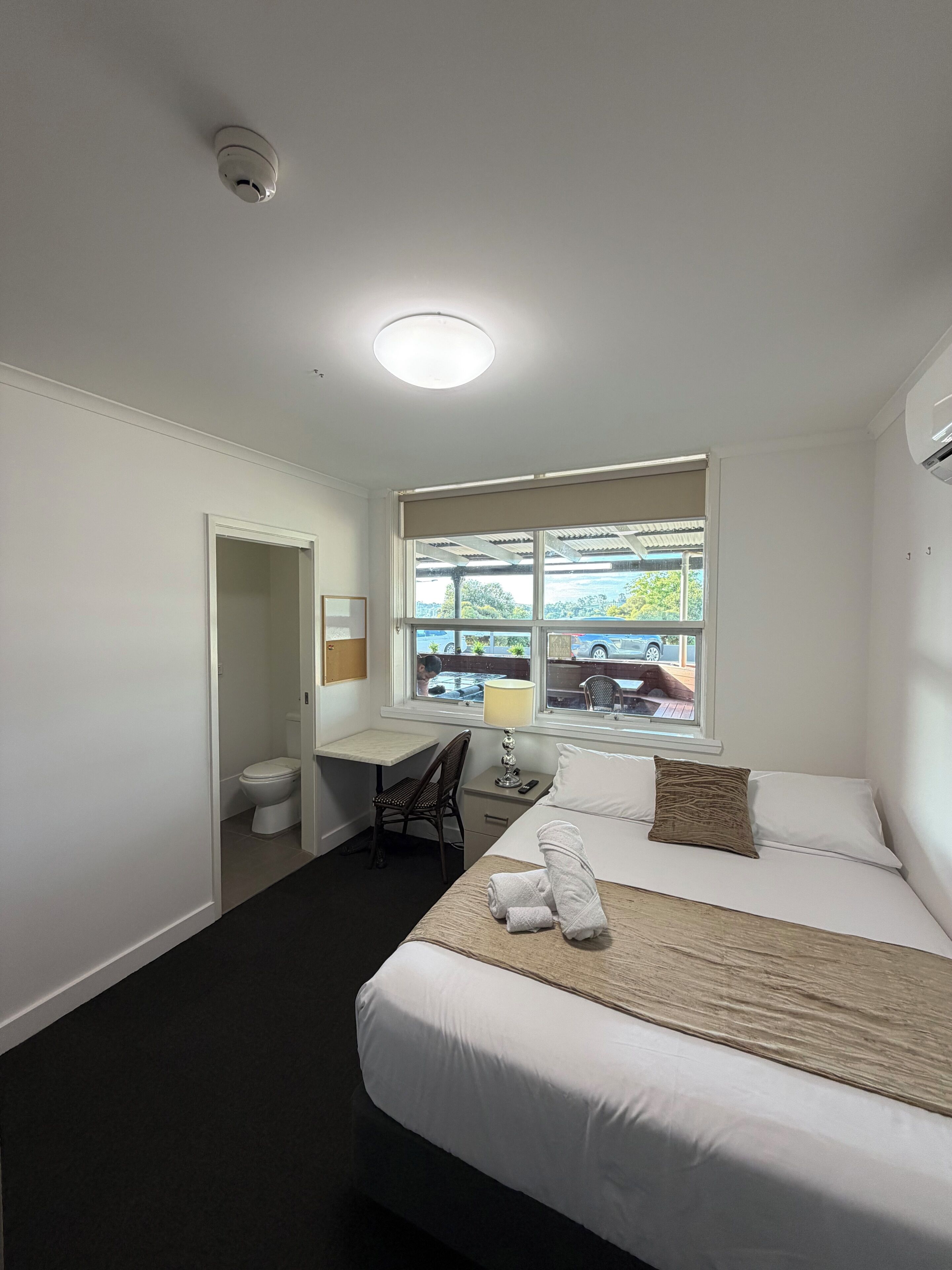 ダブルルーム クイーンベッド 1 台