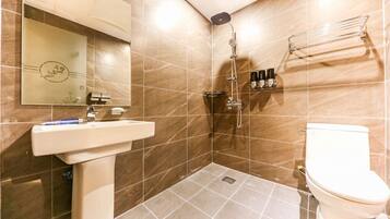 Standard Double Room | Bathroom