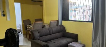Próximo ao Shopping e Aeroporto: 2 Quartos com Ar e TV Cabo