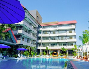 Pool - The Holiday Resort Pattaya (Pattaya)