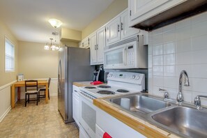 Private kitchen - Private Yard! Pet-Friendly Memphis Adventure Hub (Memphis)