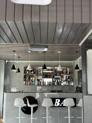 Bar (en la propiedad)