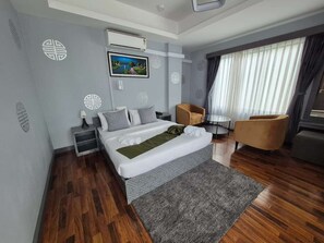 Habitación Deluxe con 1 cama doble o 2 individuales | Tabla de planchar con plancha y wifi gratis