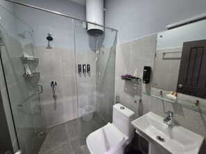 Phòng đôi hoặc 2 giường đơn Deluxe | Phòng tắm