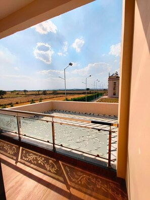 Property grounds - Vaishnavi Resort (Bareli)